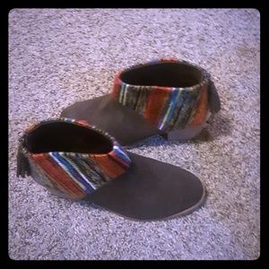 TOM'S Brown Suede Booties with tasslels 9